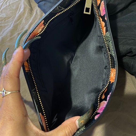 Clutch - Picture 4 of 4